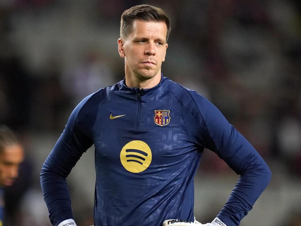 Smoking Barcelona Star Lights Up During Wild Dressing Room 