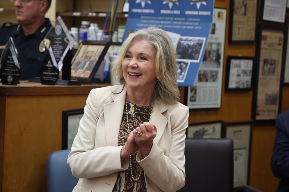 Marsha Blackburn Proposes Expanding State Law With “Bell-to-Bell” Cell ...