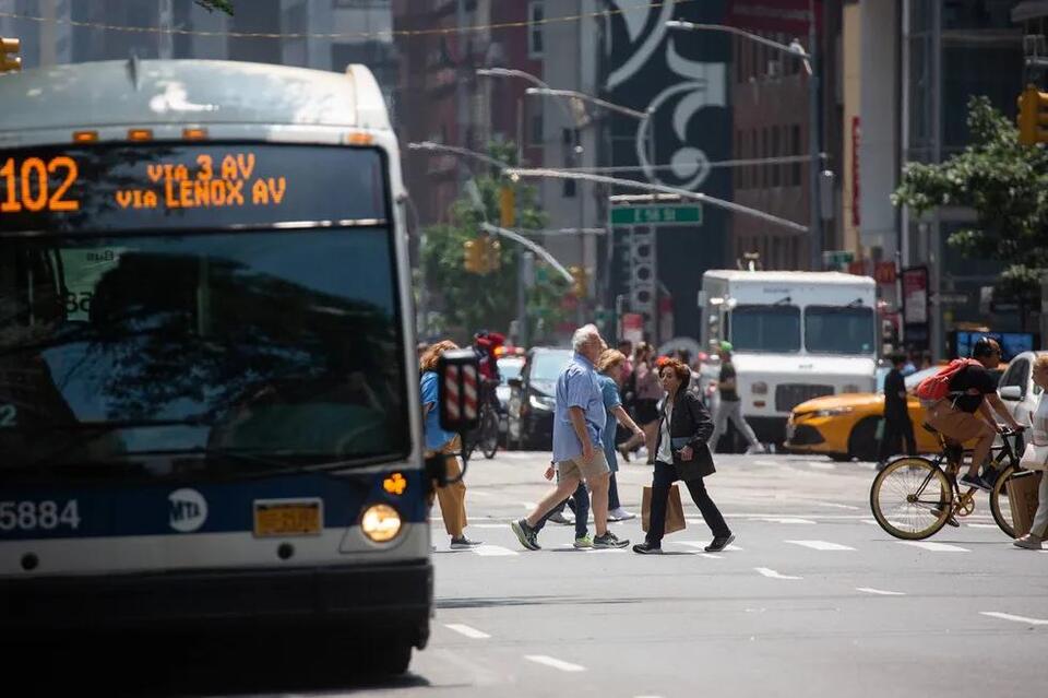 As Mamdani seeks free buses, New Yorkers are skipping the fare
