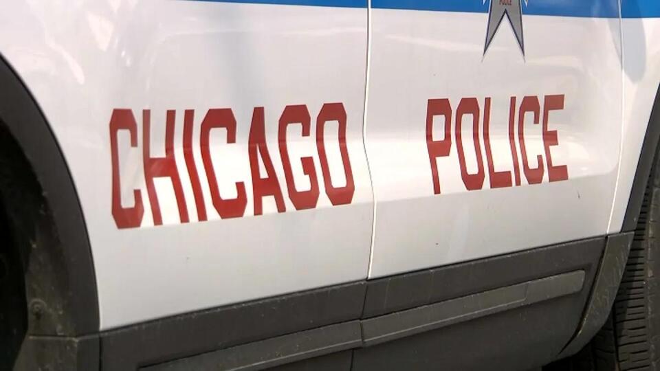 2 Chicago police officers seriously hurt in West Rogers Park crash ...