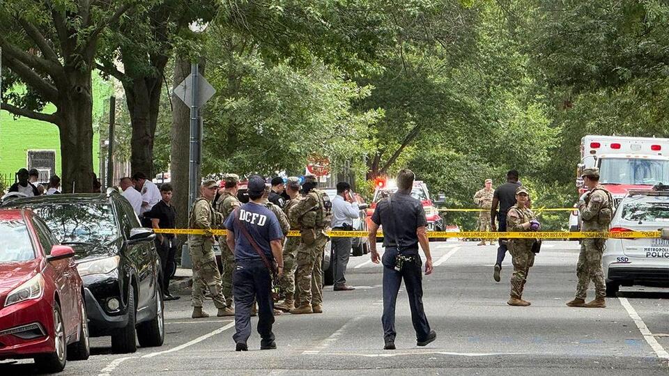 One killed, one critically injured in shooting near Mount Vernon Square in DC