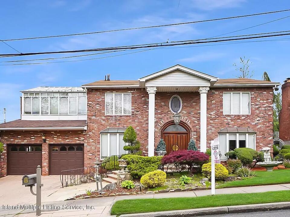Staten Island Home of the Week Centerhall Colonial, inground pool