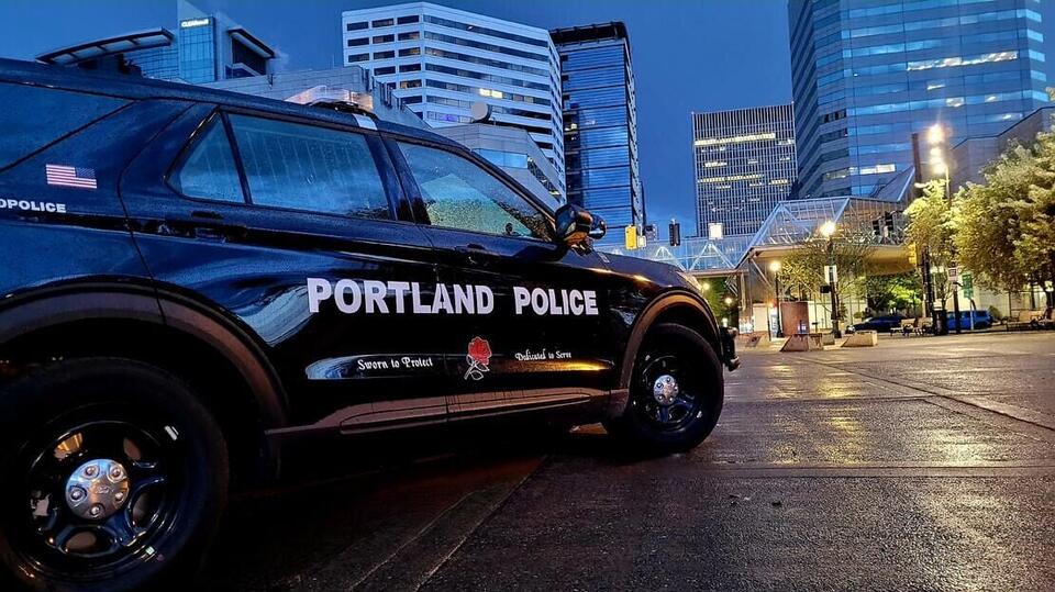 19-year-old Portland woman arrested for stabbing two, destroying hotel ...