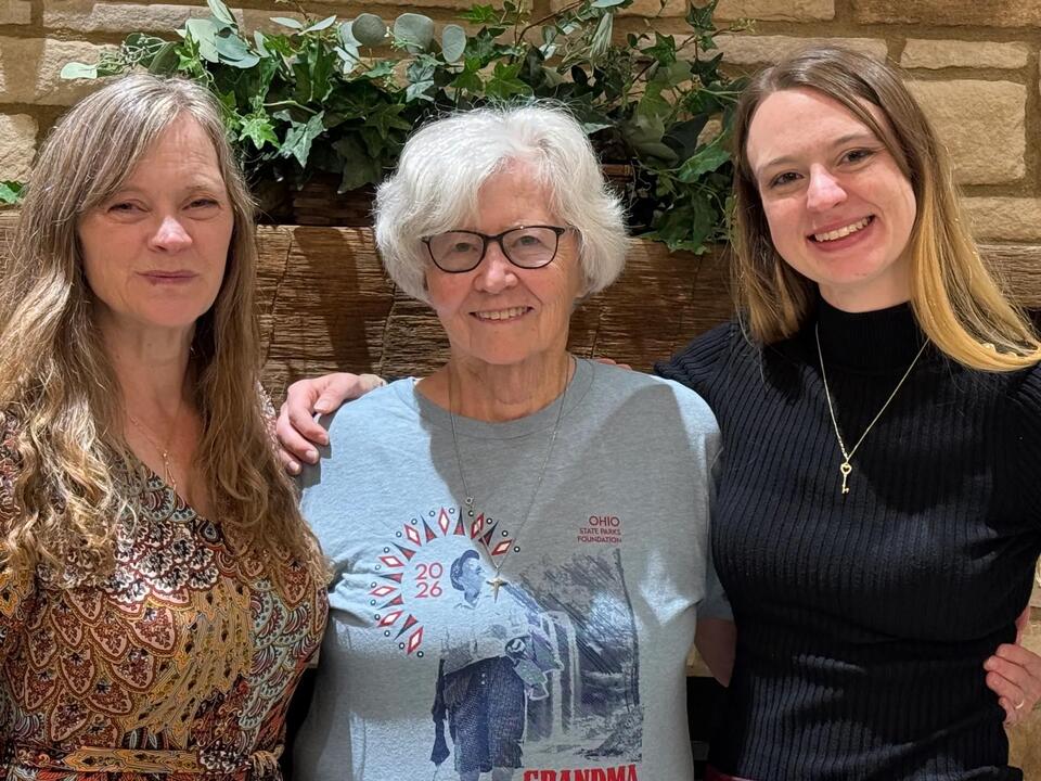 82-year-old Mount Vernon walker finishes 5th in Grandma Gatewood ...
