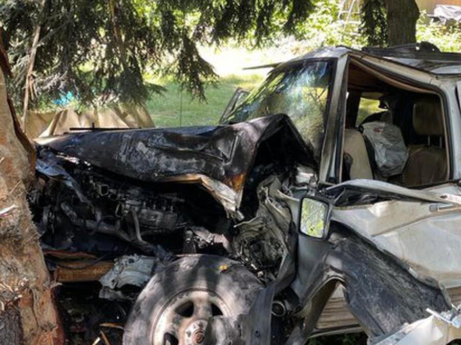 Car crash in Vancouver quickly turns to flames