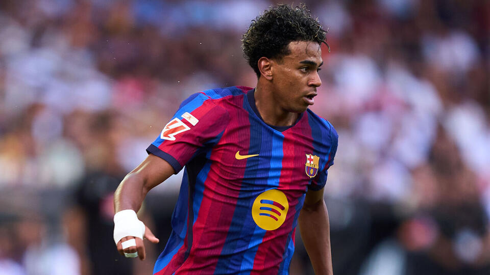 Yamal Won t beg For Ballon D Or Trophy NewsBreak