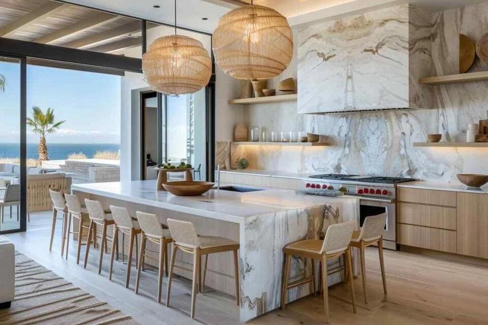 Inside 28 Luxury Kitchen Ideas for Multi-Million-Dollar Homes - NewsBreak