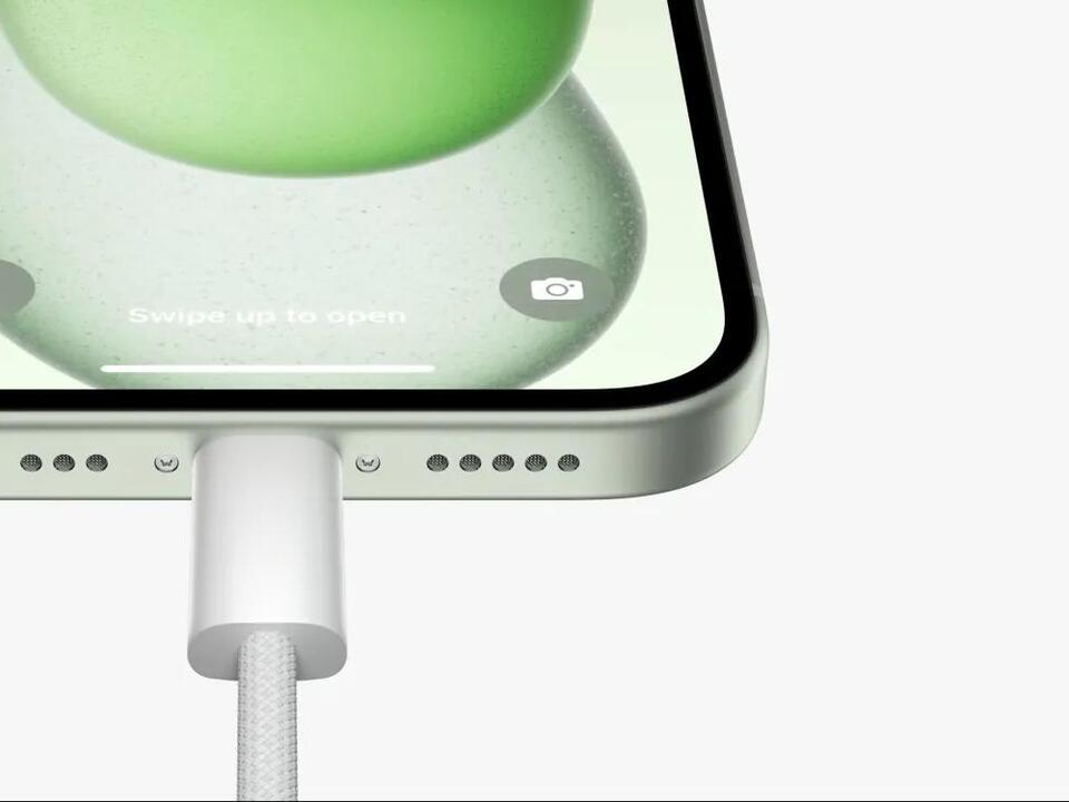 iPhone 15 charging slowly? How to fast charge iPhone with USBC