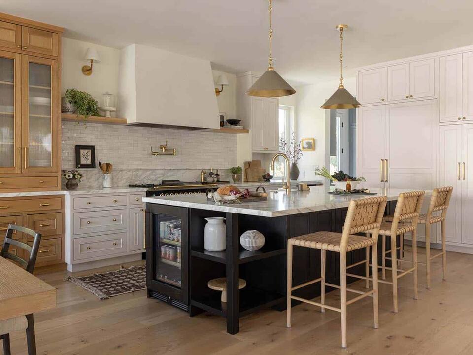 This beautiful Los Gatos house mixes comfort with sophisticated styling