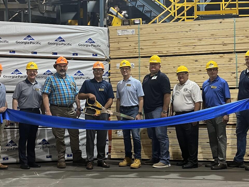 cuts ribbon on Pineland, Texas sawmill