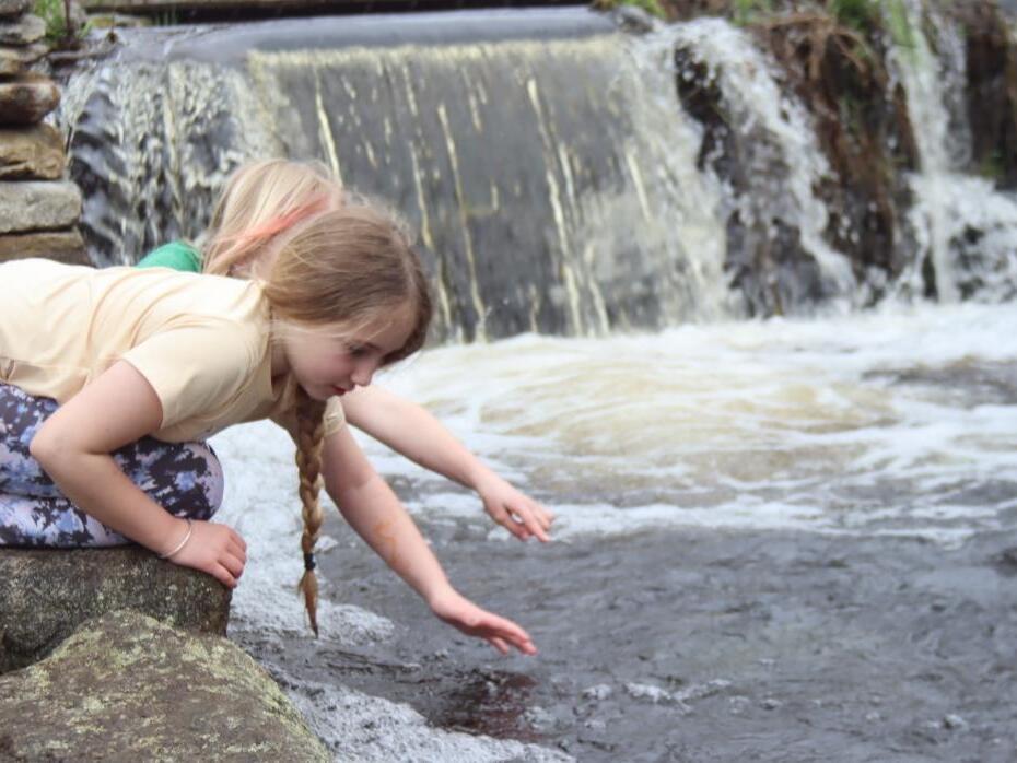 Middleboro Herring Run Festival reels in a crowd