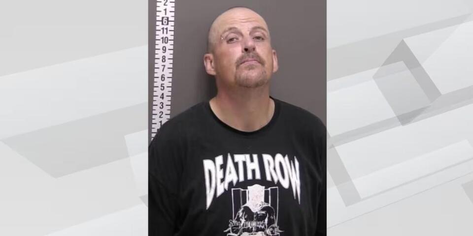Man arrested after reportedly slashing at woman with a knife in ...