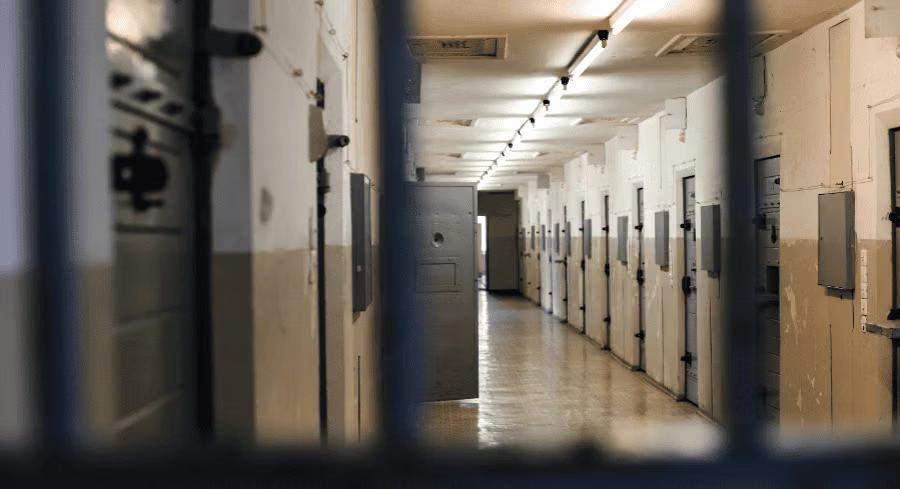 Inmate Dies At Hospital Days After Being Found Unresponsive In ...