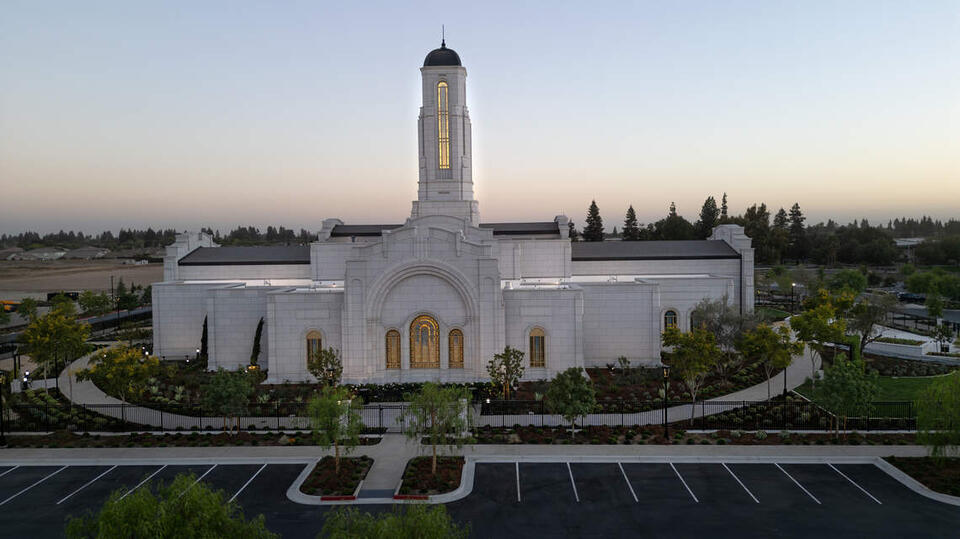 Closures, crashes and temple opening lead Modesto-area top news. Here's ...