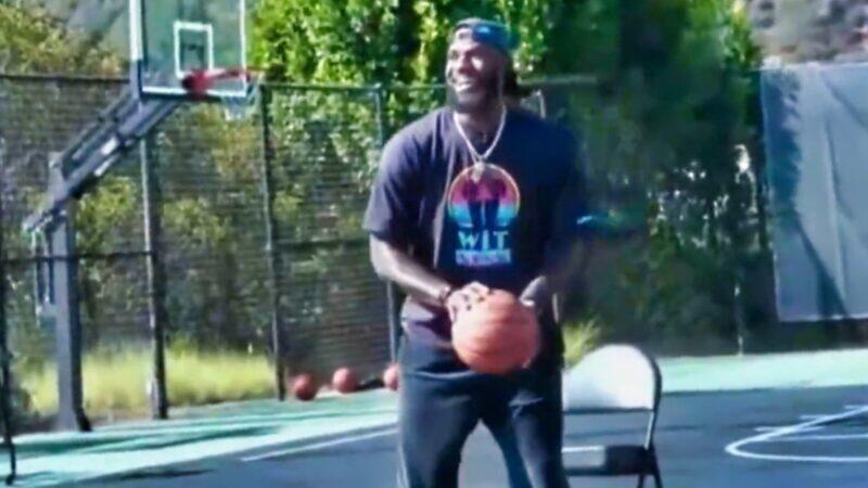LeBron James Teases 'Injured Reserve' To Dodge Trouble With Lakers Coach During  Kai Cenat Livestream - NewsBreak