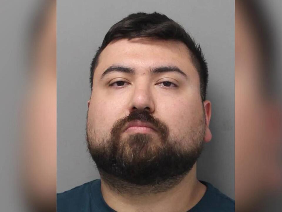 Social media perv posed as female dance teacher to get young girls to