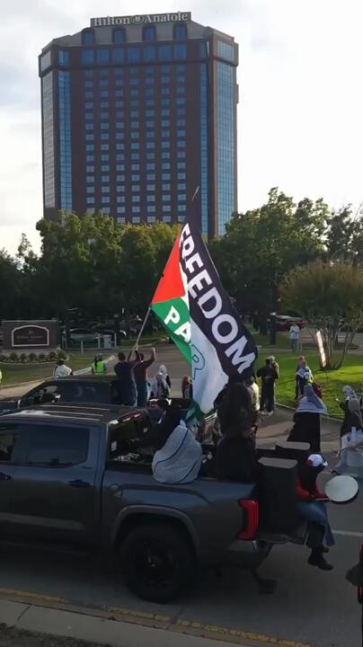 US: Massive crowd of pro-Palestine protesters confront the JNF