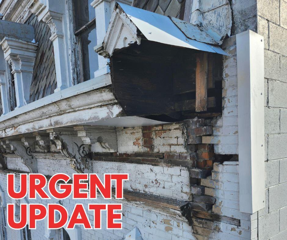 ⚠️ Curtis Building facade collapse prompts closures, demolition plan ...