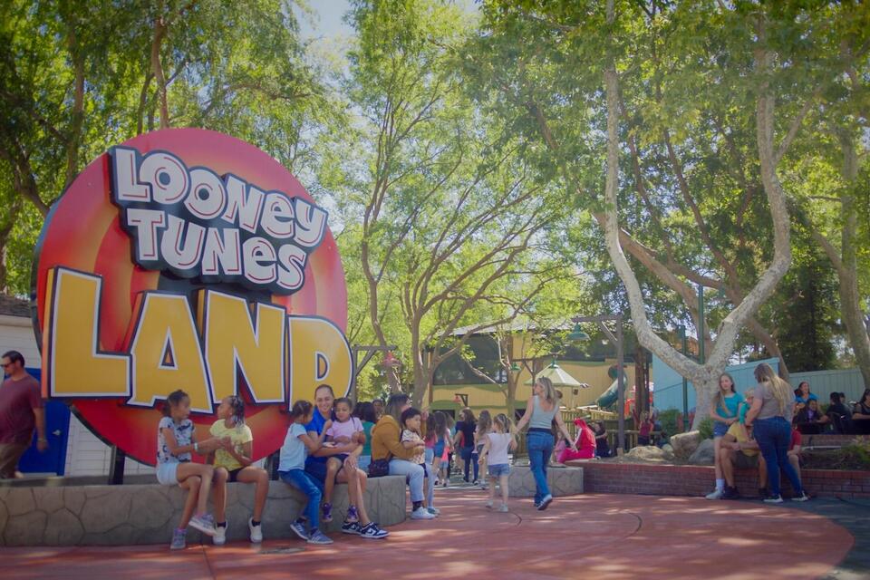 Six Flags Magic Mountain Debuts All-New Looney Tunes Land