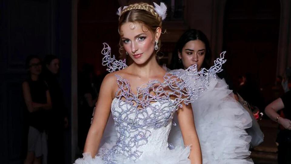 Mckenna Grace Wears Gorgeous Replica of Jennifer Lawrence’s ‘Catching ...