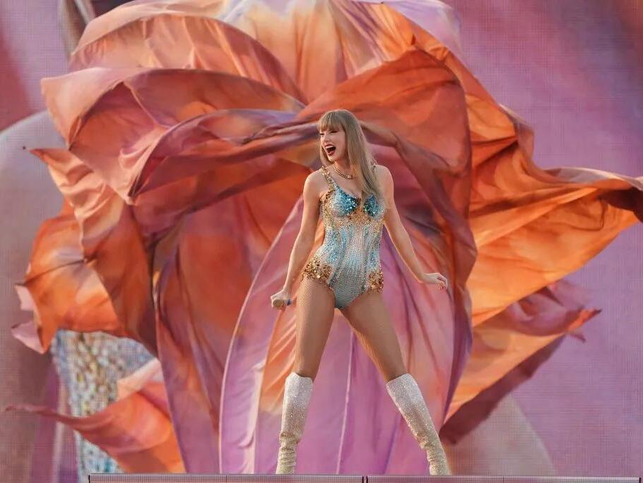 DNC Launches Taylor SwiftThemed Campaign Ahead of Election