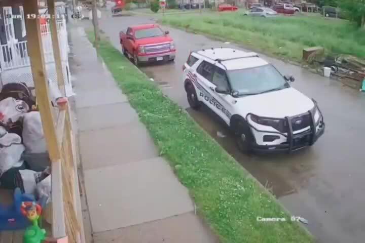 CAUGHT ON CAMERA Video captures a reckless driver turning and losing ...