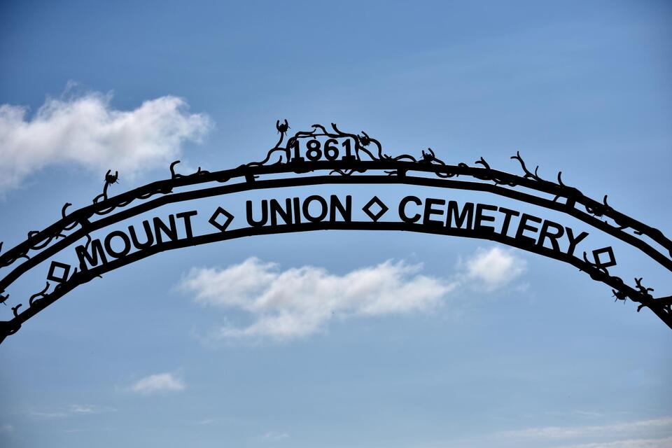 Cemetery association announces upcoming rate increase on burial spaces ...