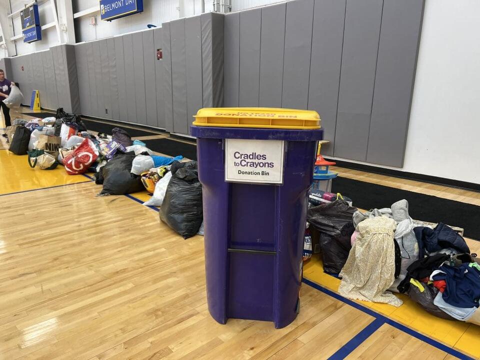 📢 Town-wide kids’ clothing drive at Deer Hill School - NewsBreak