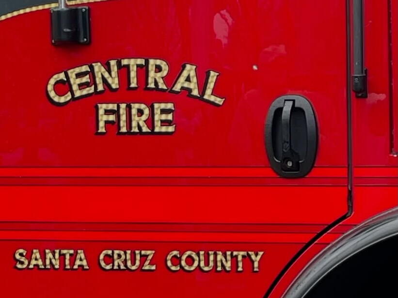 Capitola police, Central Fire crews respond to burning building over ...