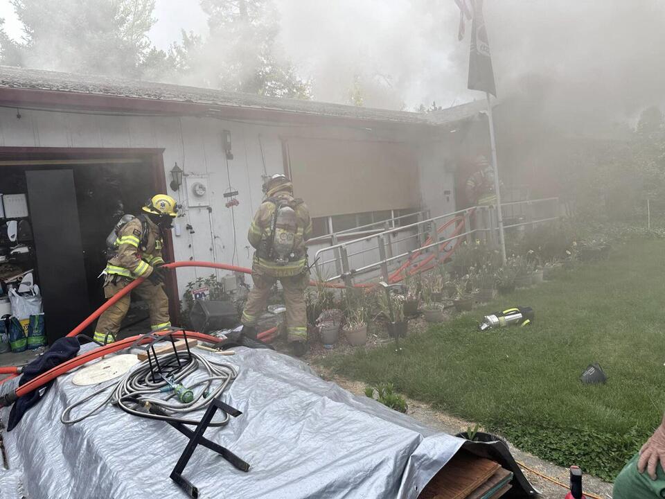 Firefighters put out structure fire in Grants Pass