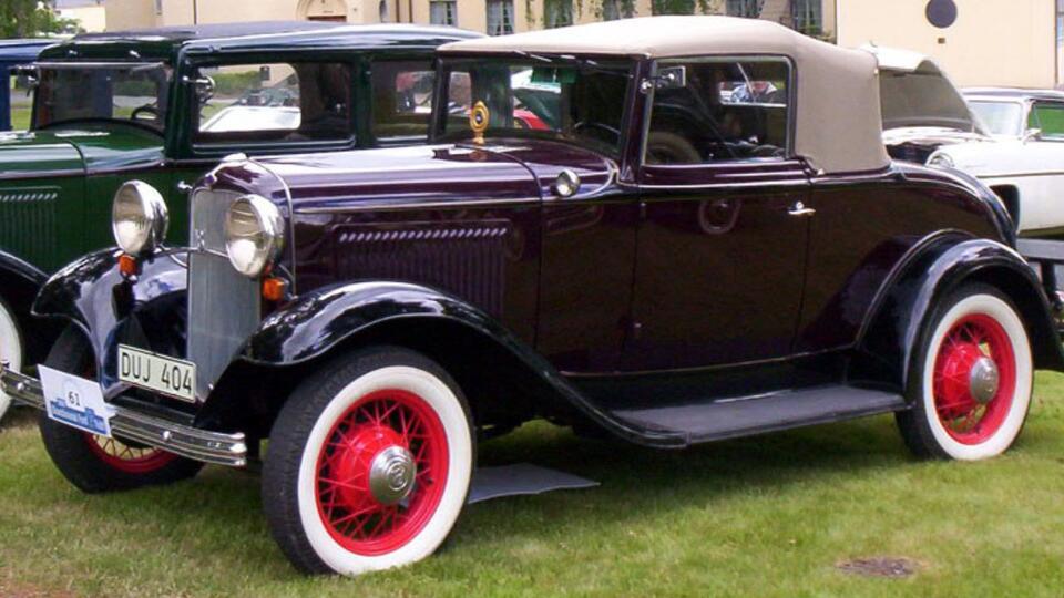 V8 vibes: Decoding the Beach Boys’ car classics - NewsBreak