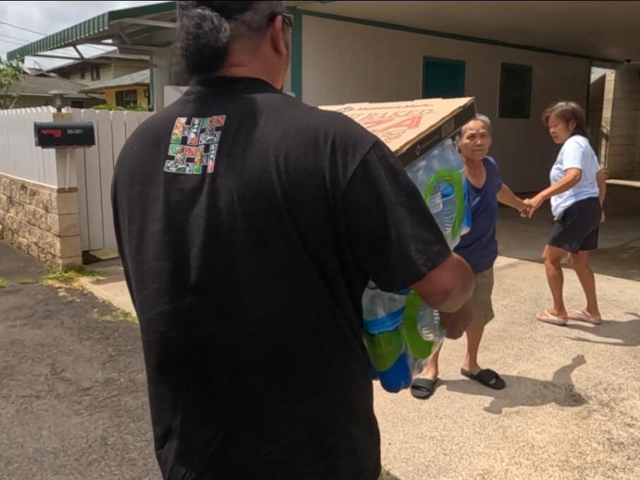 Donations pour in for Aiea house fire victims