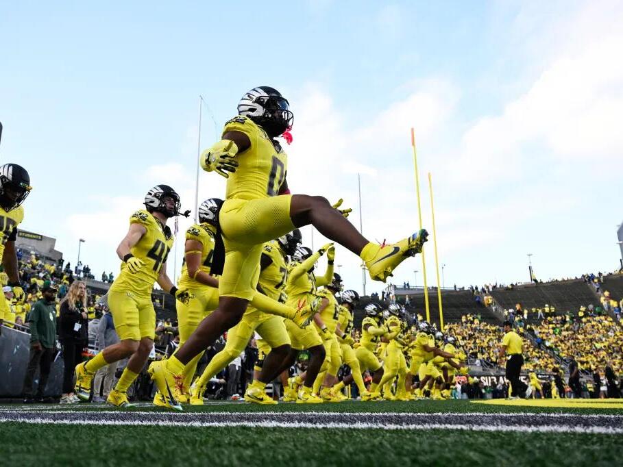 Predicting the 12 College Football Playoff Teams Ahead of 2024’s Final Week