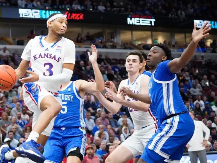 NCAA Basketball Kentucky, Arkansas fall in latest top 25 power ranking