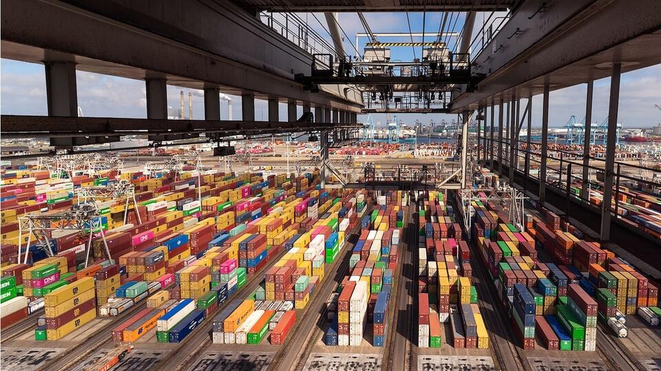 New Drewry data shows import demand boosting trans-Pacific rates ...