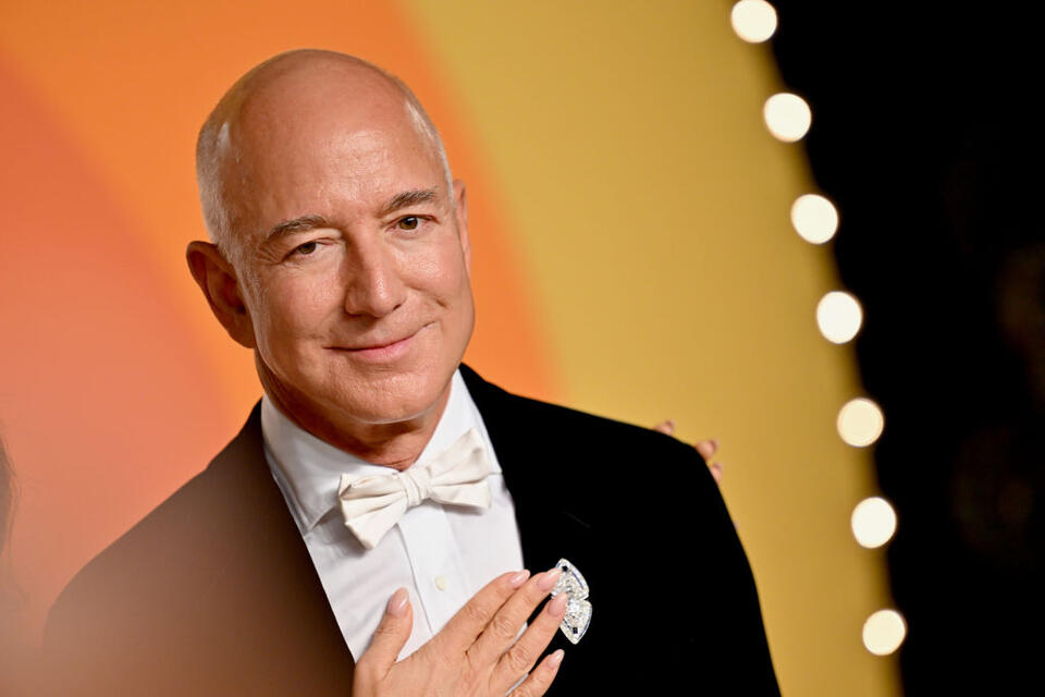 Jeff Bezos Cashes Out of Seattle with Record-Breaking $63M Mansion Sale ...