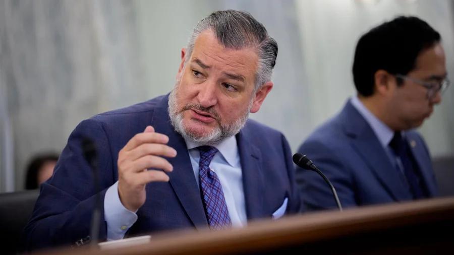 Ted Cruz envisions Trump signing college sports bill during 2026 football season, but Senate hurdles remain