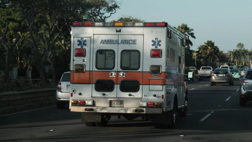 Moped driver critically injured in Aina Haina crash - NewsBreak