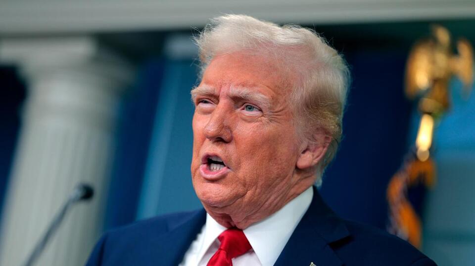 Federal Employees Ordered to Ditch Pronouns to Follow Trump’s Anti-DEI ...