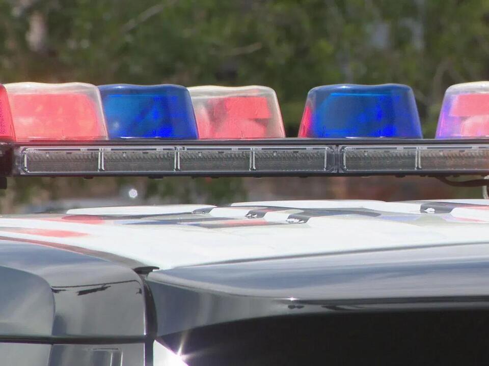 1 in custody after singlevehicle crash, barricade near Pecos and