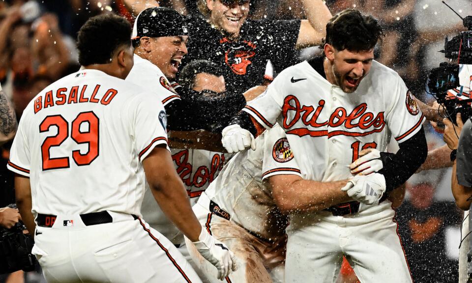 Beavers, Basallo come through in a pinch to move Orioles to within 1 game of wild card with 3-2 win over Rays in 10