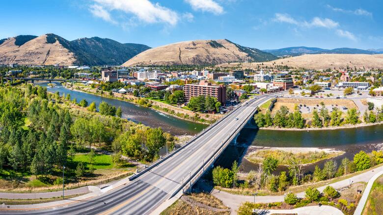 10 Famous Singers from Montana