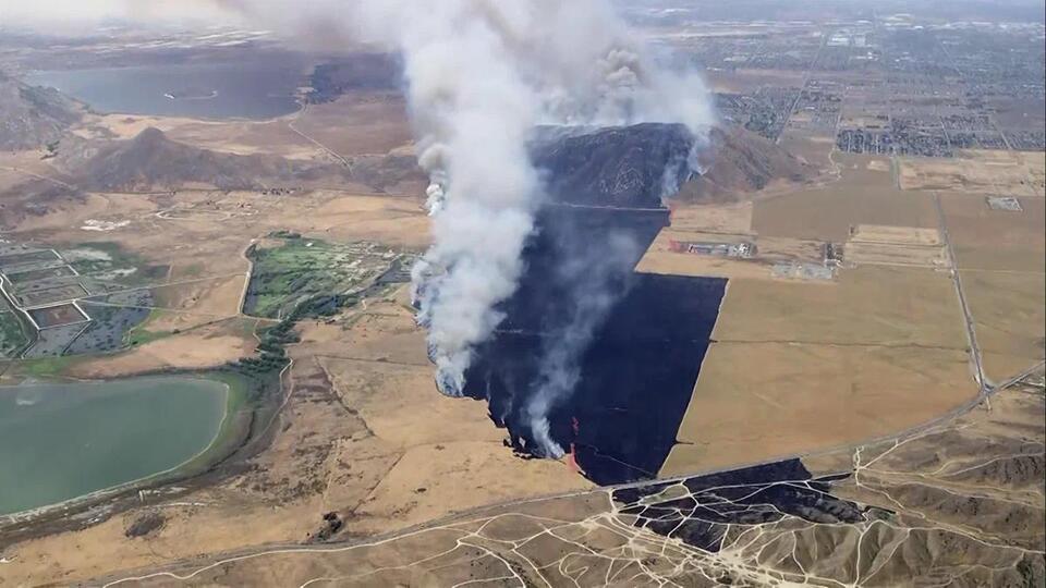 Springs Fire burns more than 4,000 acres in Moreno Valley; 95% ...