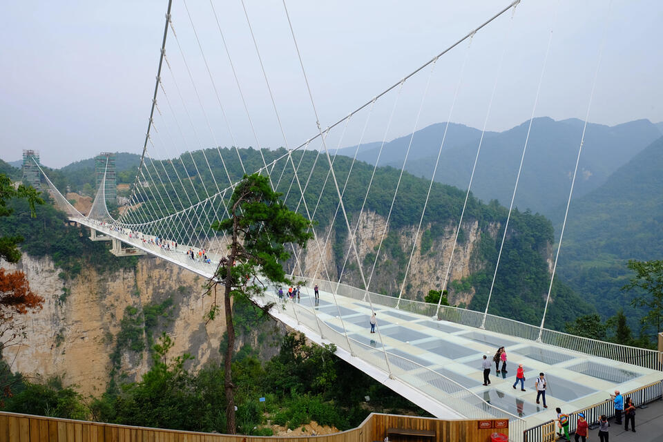 15 strange bridges to cross in China - NewsBreak