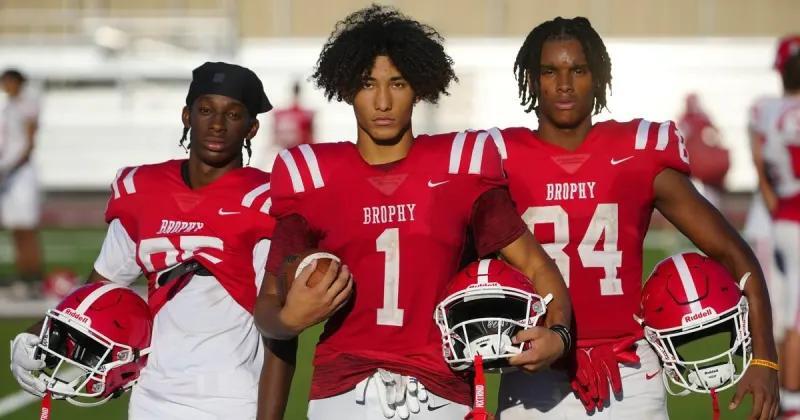 Wide Receiver Room of Arizona High School Football Team Features Sons ...