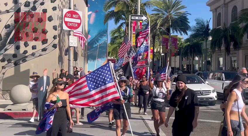 Trump supporters take over Beverly Hills' Rodeo Drive, waving flags and ...