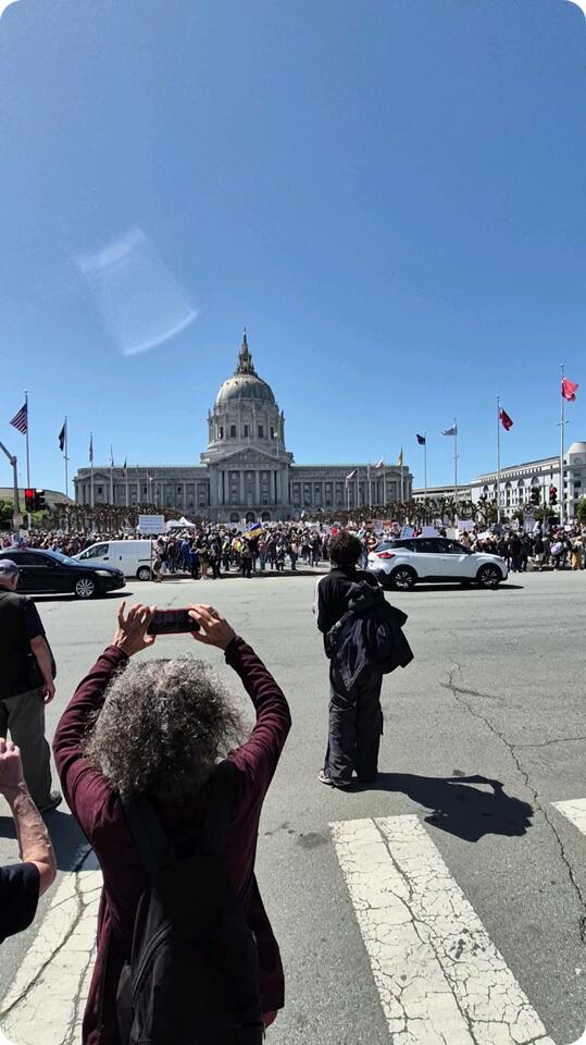 Huge anti Trump & Elon rally today in San Francisco - NewsBreak