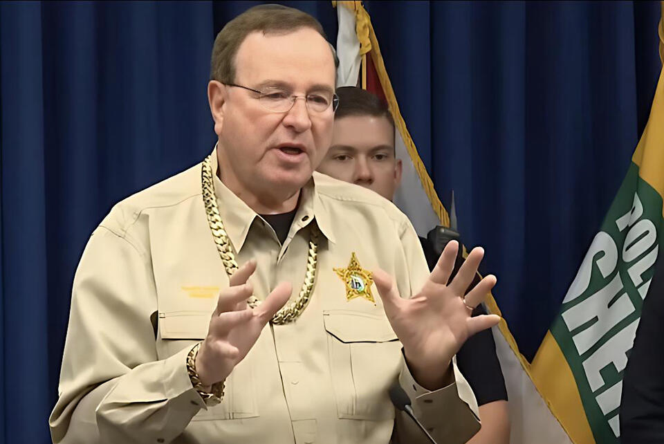 Florida’s Polk County Sheriff Rocks Gold Chain And Bracelet From 32 ...