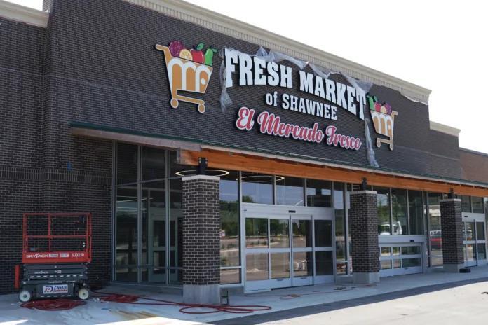 18 years after Dillons left, new Hispanic grocery store opening this fall at busy Shawnee corner