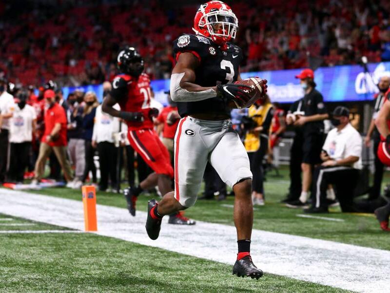 football offers 2021 running back Cash Jones News Break